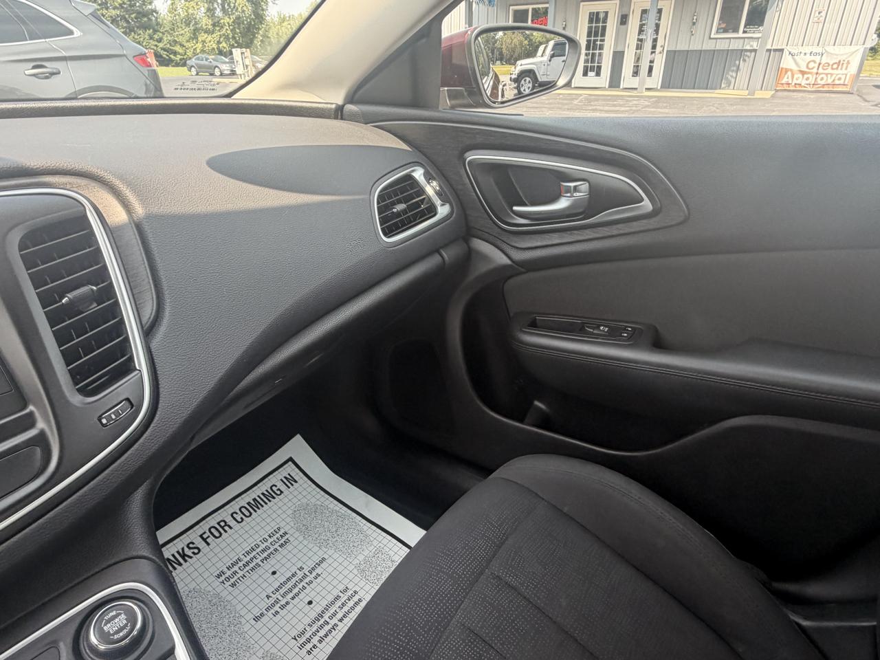 Chrysler 200 4dr Sdn Limited FWD 2016