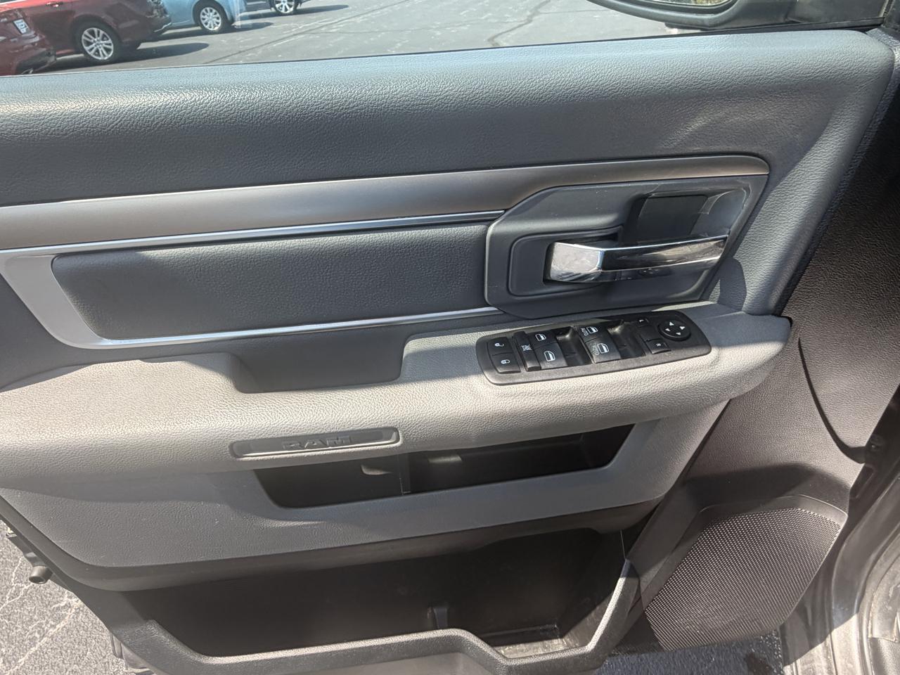 RAM 1500 SLT 4x4 Crew Cab 5'7" Box 2018