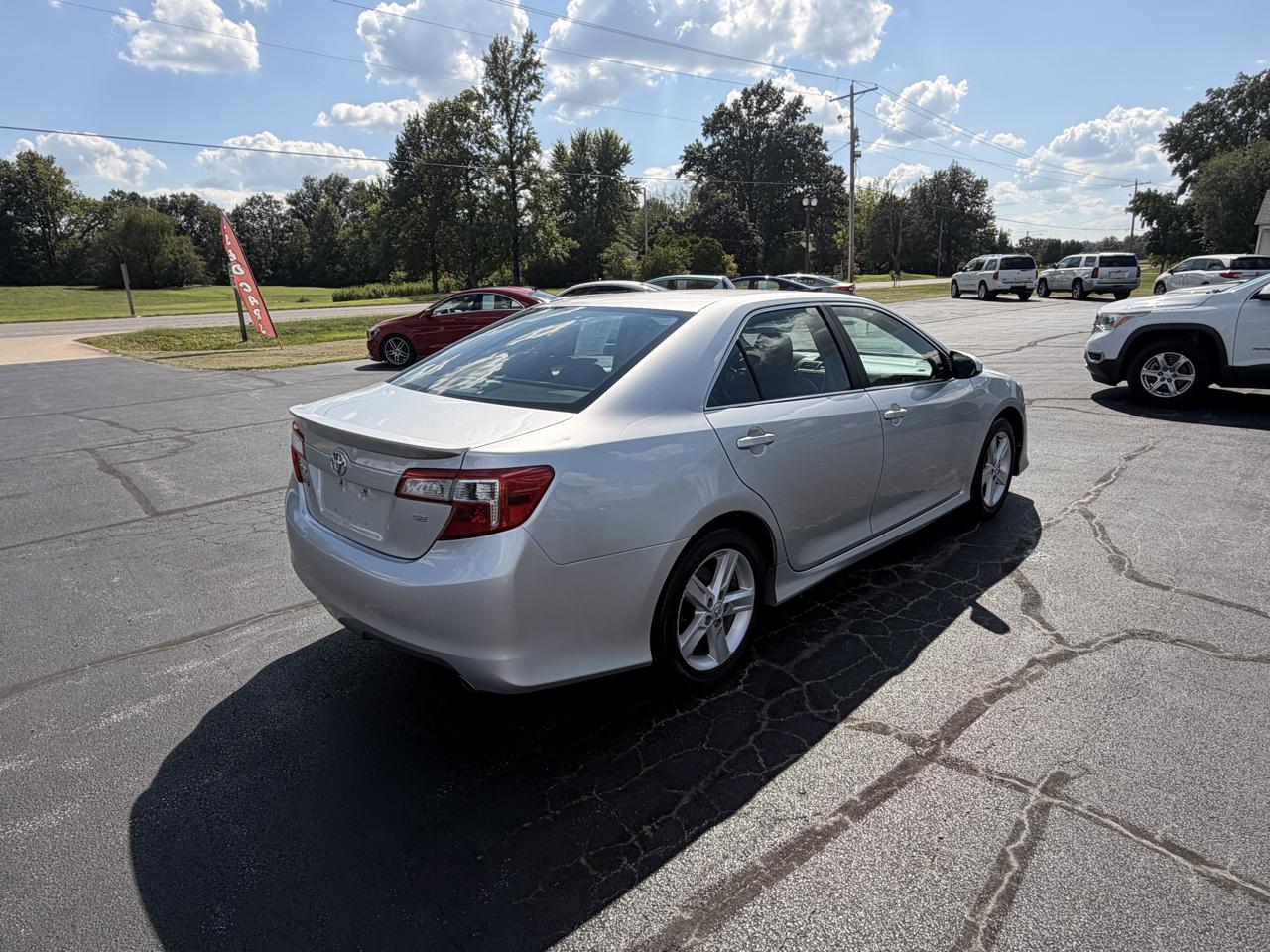 Toyota Camry 4dr Sdn I4 Auto XLE (Natl) 2013