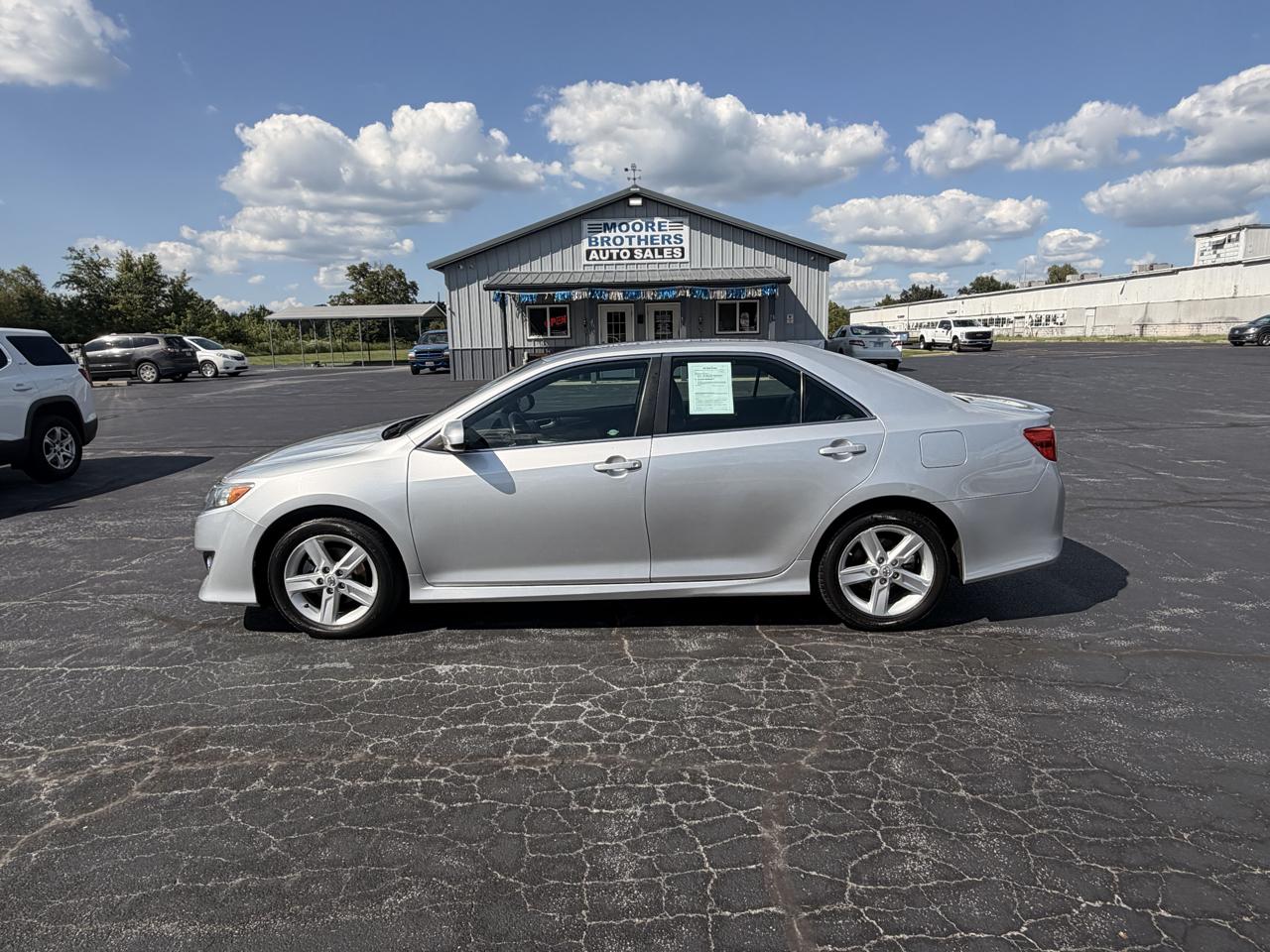Toyota Camry 4dr Sdn I4 Auto XLE (Natl) 2013