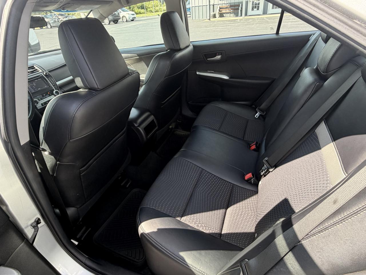 Toyota Camry 4dr Sdn I4 Auto XLE (Natl) 2013