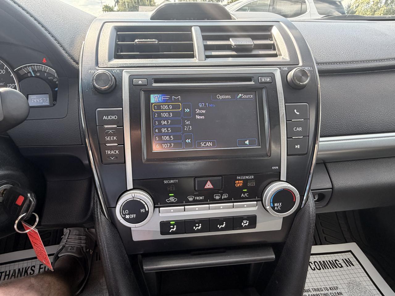 Toyota Camry 4dr Sdn I4 Auto XLE (Natl) 2013