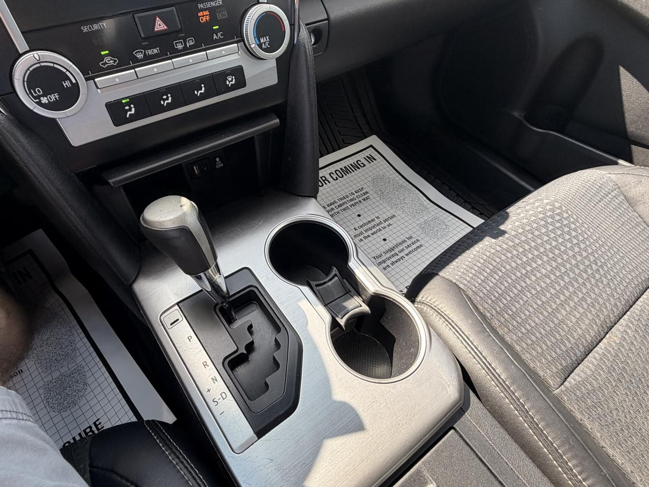 Toyota Camry 4dr Sdn I4 Auto XLE (Natl) 2013