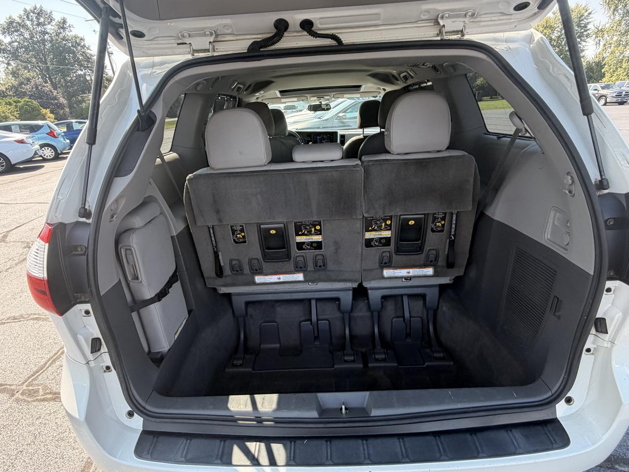 Toyota Sienna XLE Auto Access Seat FWD 7-Passenger (Natl) 2017