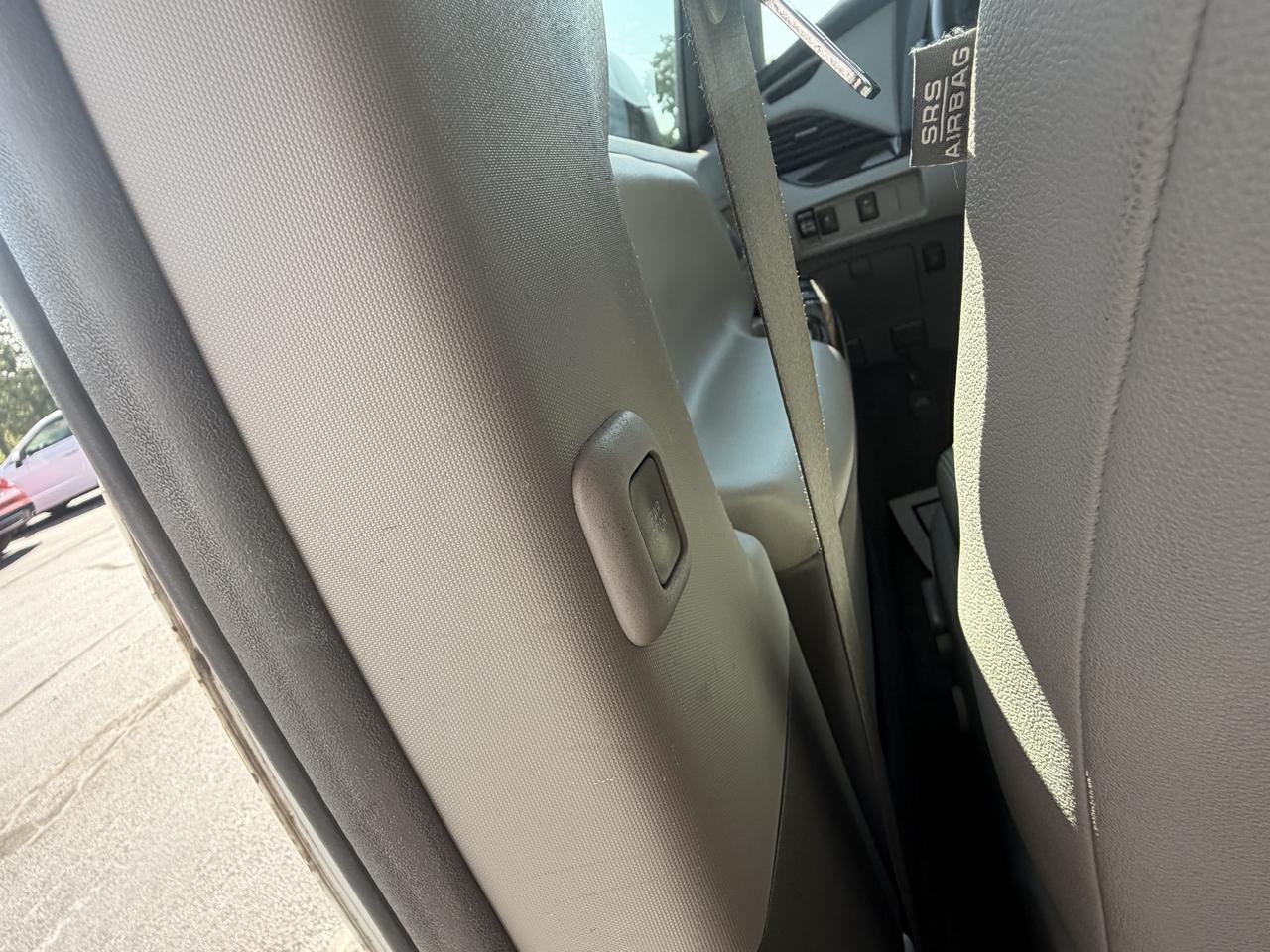 Toyota Sienna XLE Auto Access Seat FWD 7-Passenger (Natl) 2017