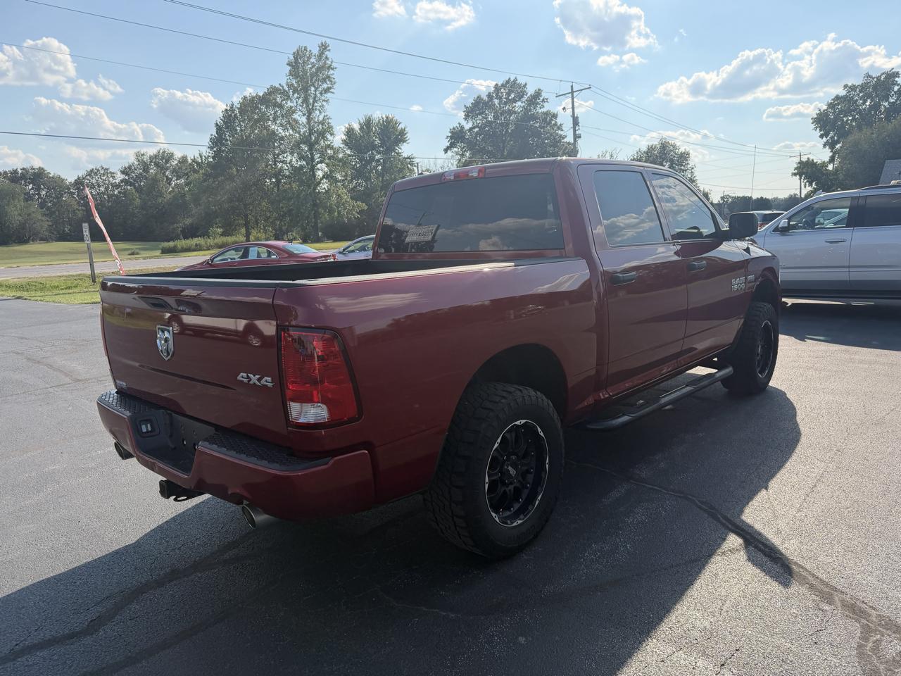 RAM 1500 4WD Crew Cab 140.5" Express 2014