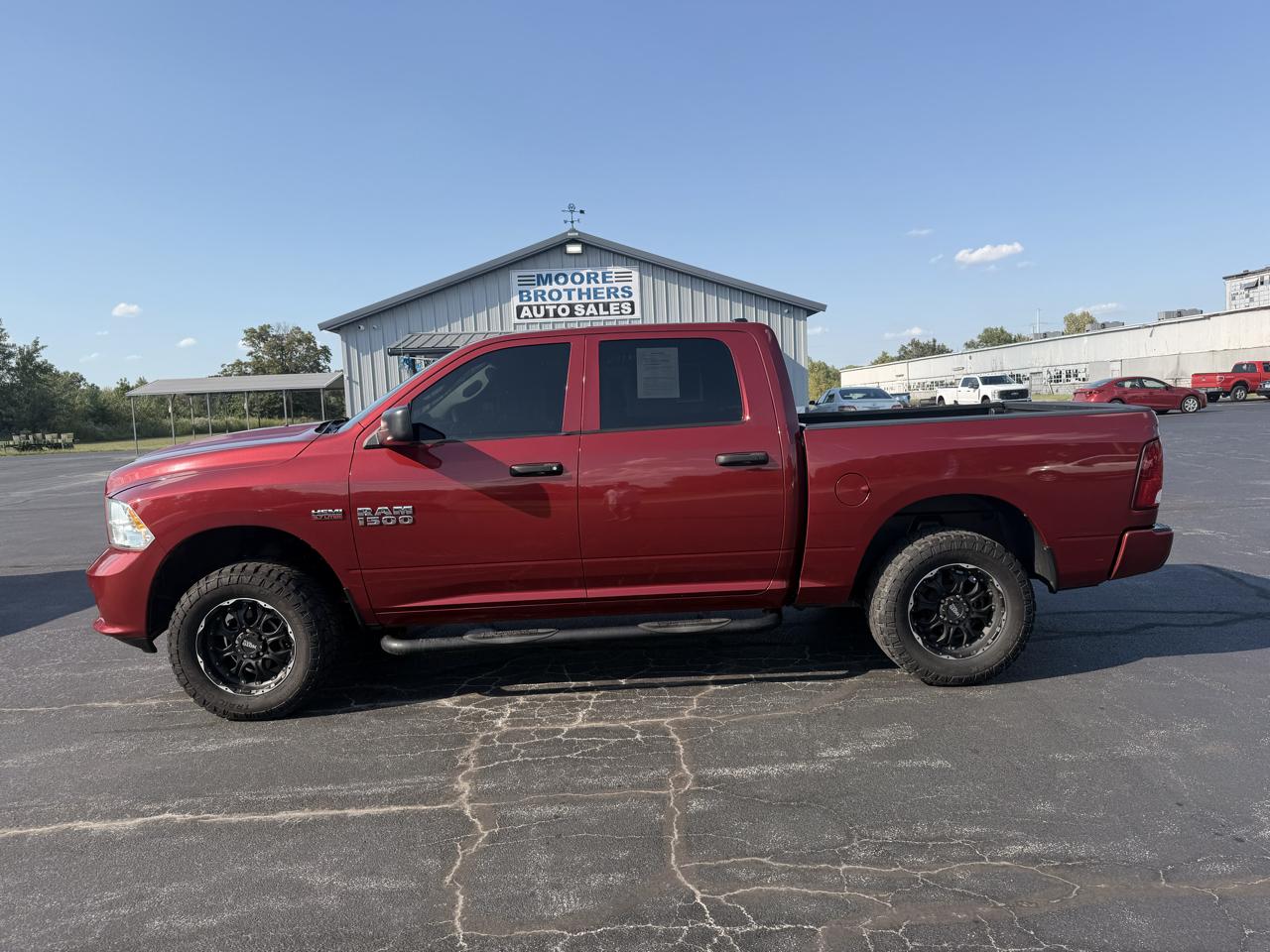 RAM 1500 4WD Crew Cab 140.5" Express 2014