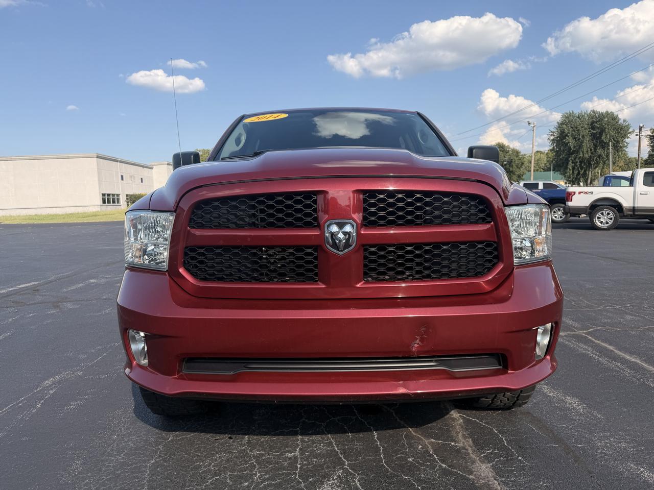 RAM 1500 4WD Crew Cab 140.5" Express 2014
