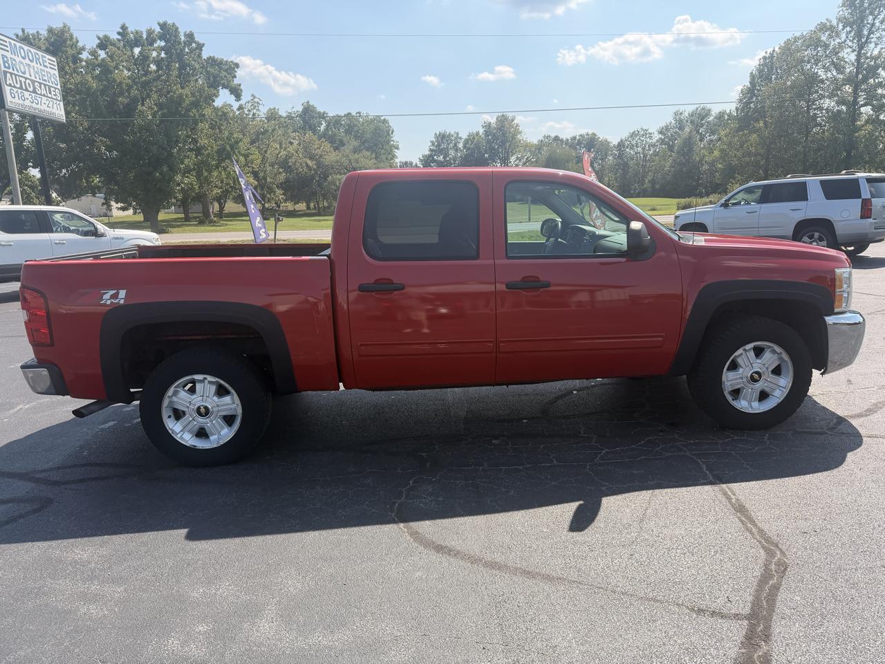 Chevrolet Silverado 1500 4WD Crew Cab 143.5" LT 2012