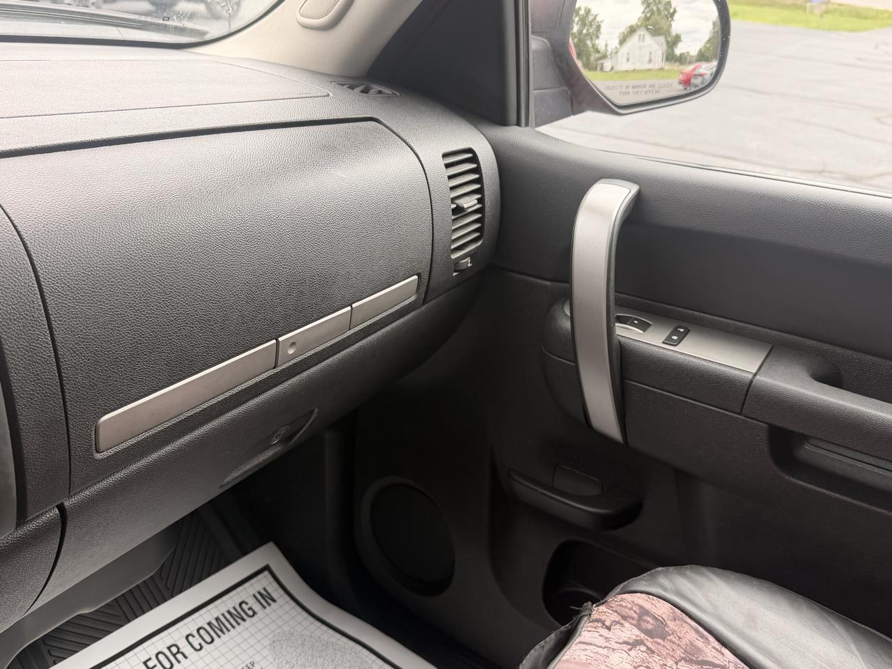 Chevrolet Silverado 1500 4WD Crew Cab 143.5" LT 2012