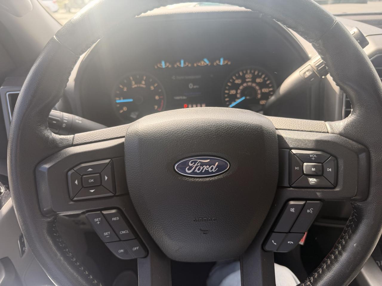 Ford F-150 SuperCrew 150" XLT 4WD 2018