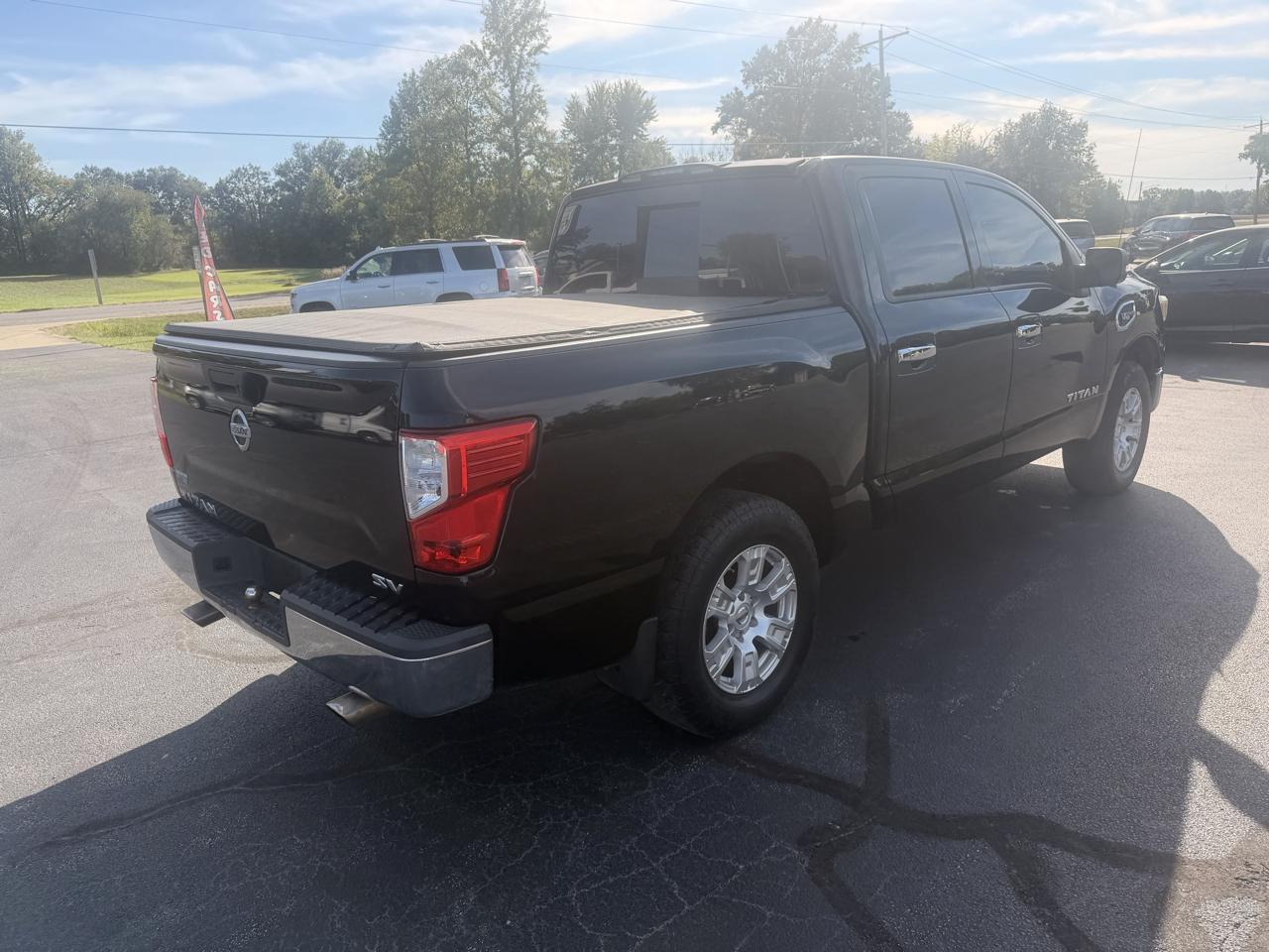 Nissan Titan 4x2 Crew Cab SV 2017