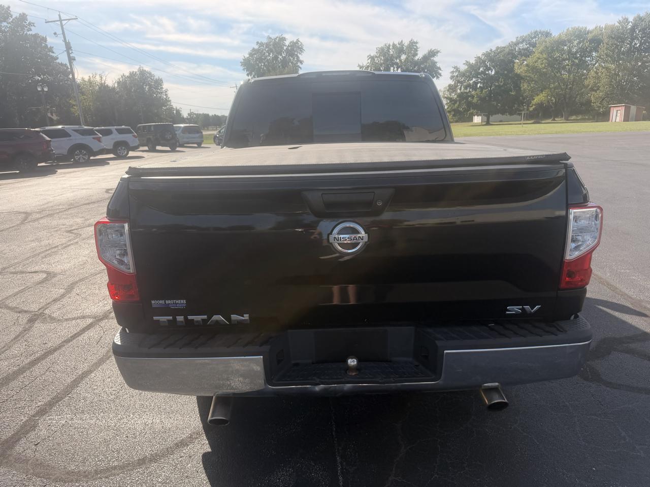 Nissan Titan 4x2 Crew Cab SV 2017