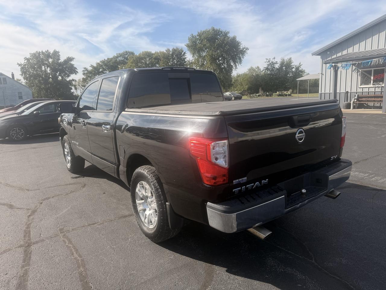 Nissan Titan 4x2 Crew Cab SV 2017