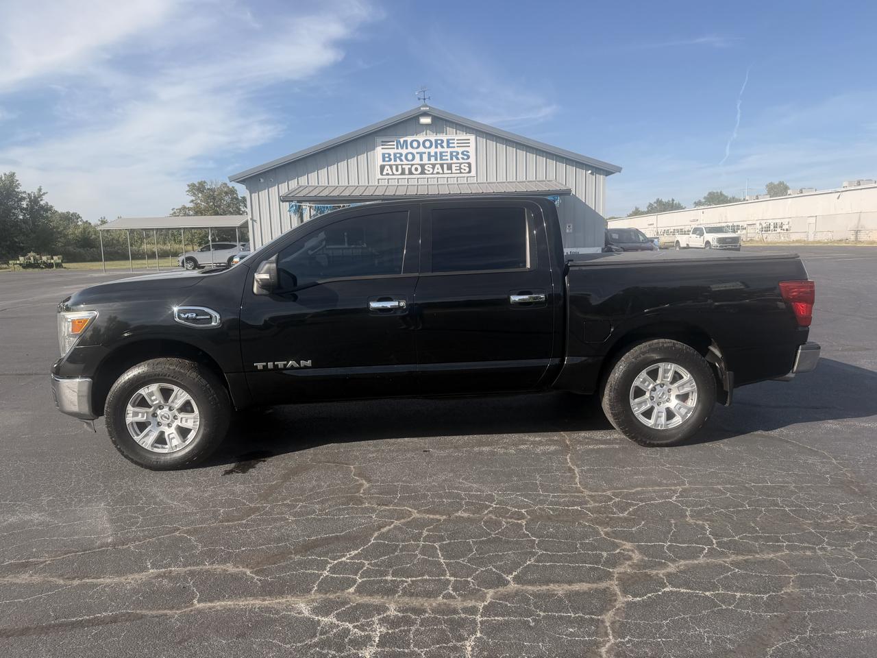 Nissan Titan 4x2 Crew Cab SV 2017