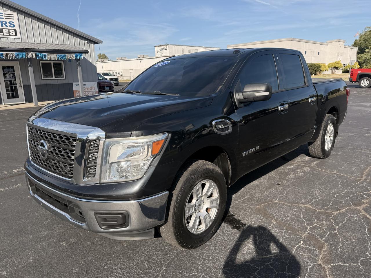 Nissan Titan 4x2 Crew Cab SV 2017