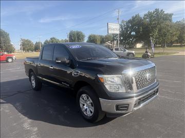 2017 Nissan Titan 4x2 Crew Cab SV