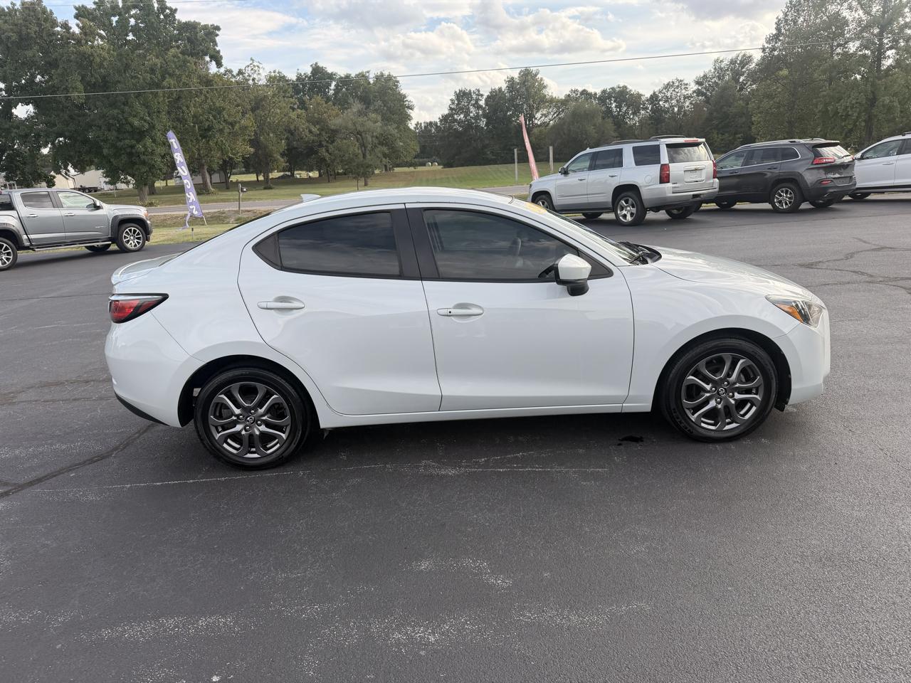 Toyota Yaris Sedan L Manual (Natl) 2019