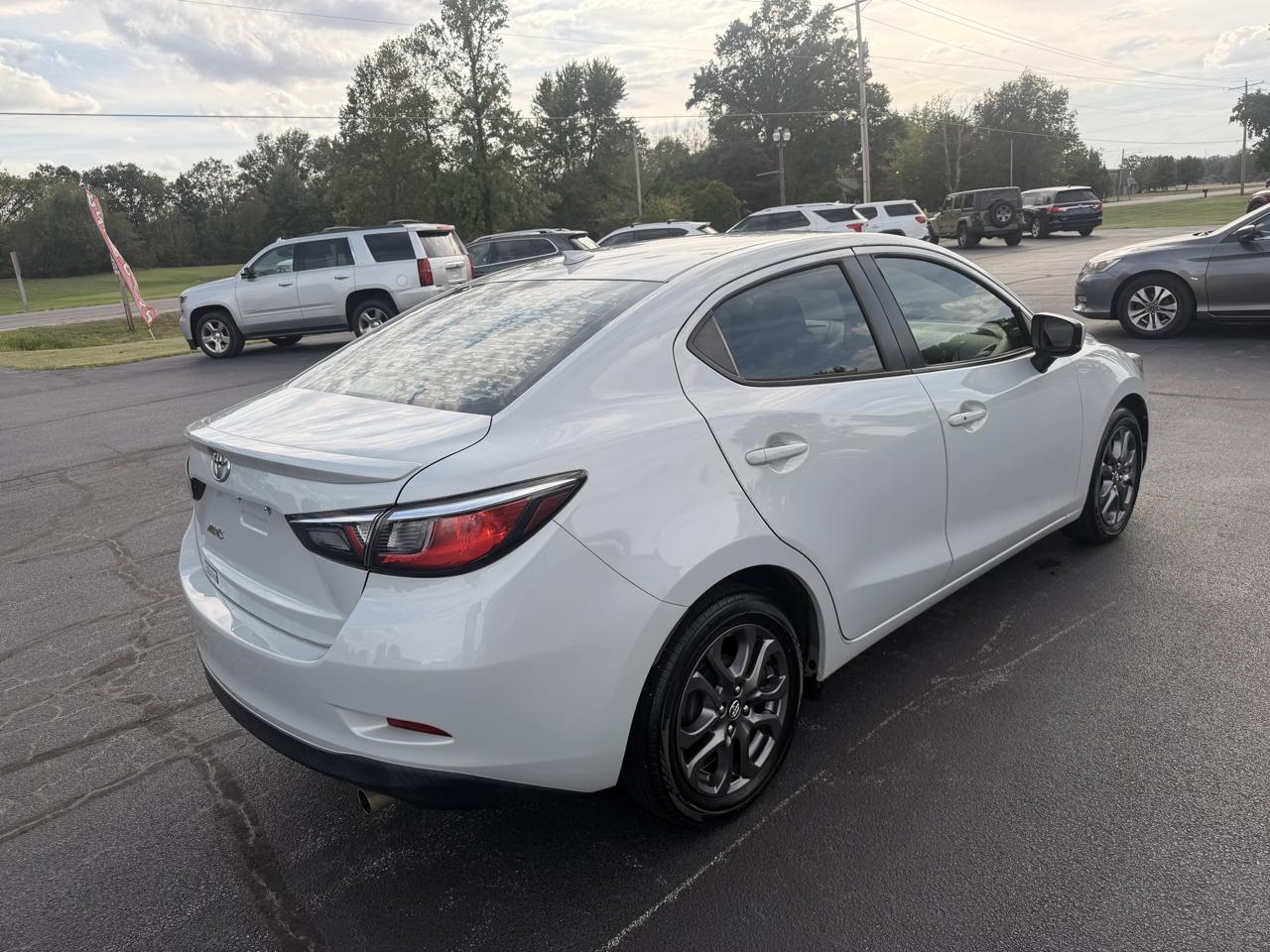 Toyota Yaris Sedan L Manual (Natl) 2019
