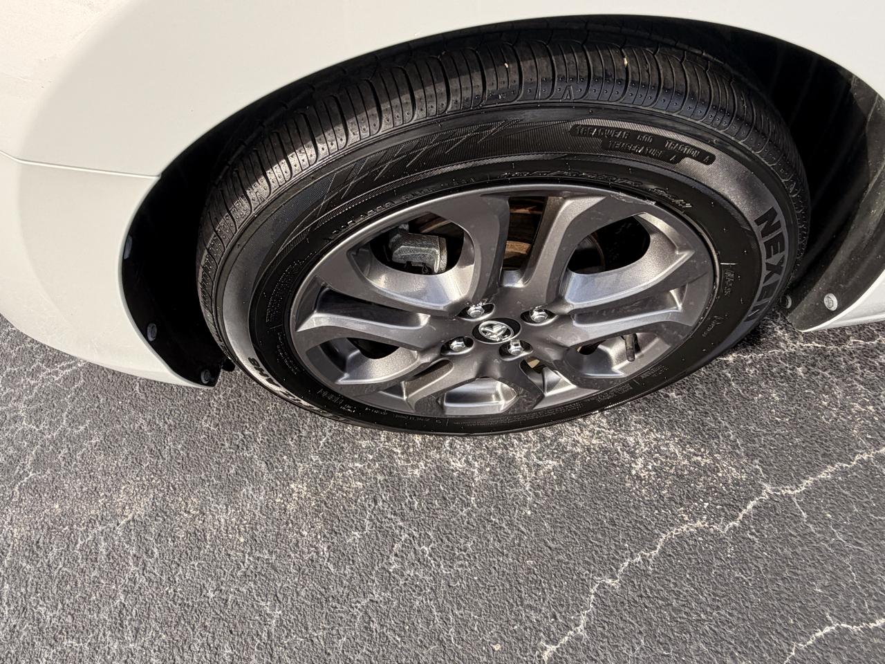 Toyota Yaris Sedan L Manual (Natl) 2019