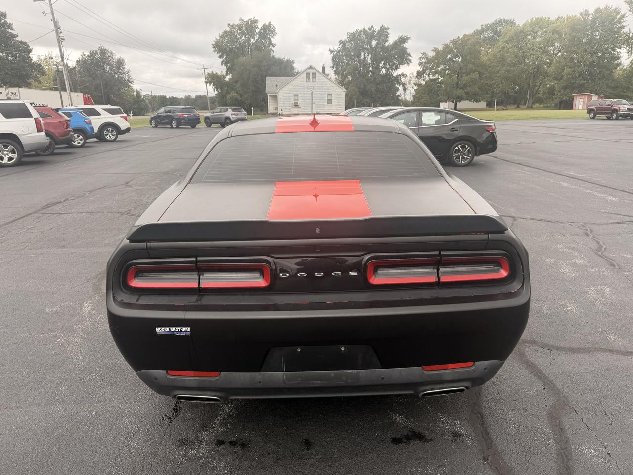Dodge Challenger SXT Coupe 2017