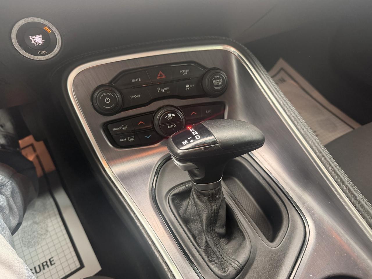 Dodge Challenger SXT Coupe 2017