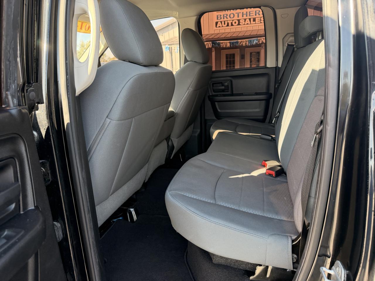 RAM 1500 2WD Quad Cab 140.5" Express 2014