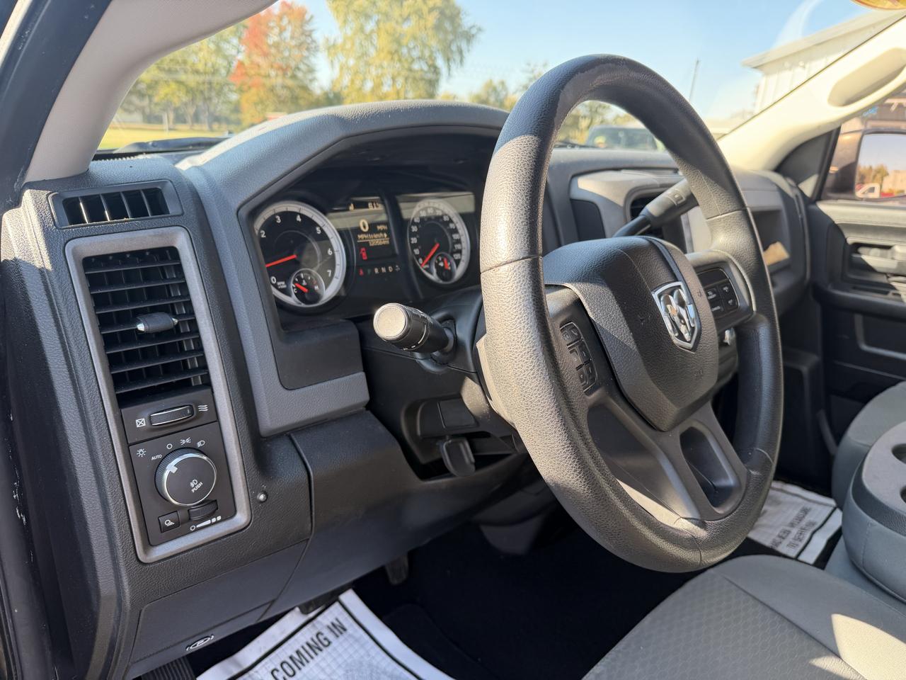 RAM 1500 2WD Quad Cab 140.5" Express 2014