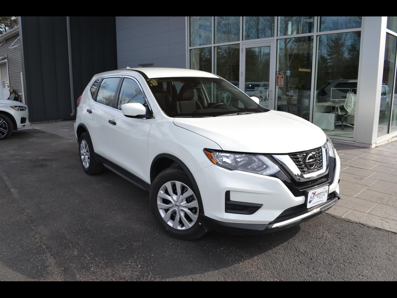 2019 Nissan Rogue S's photo