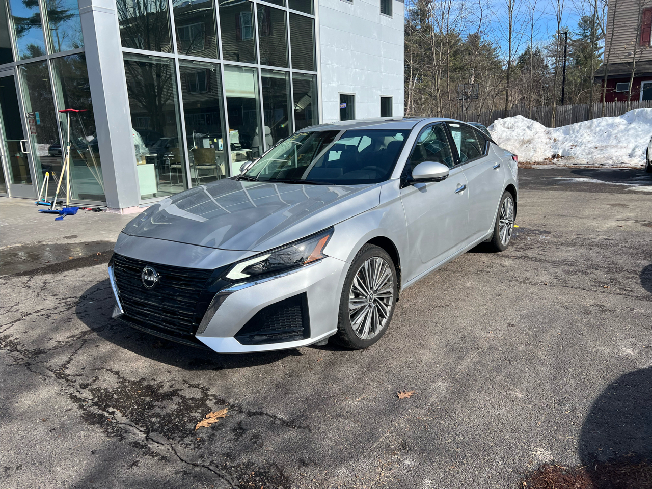 2024 Nissan Altima SL's photo