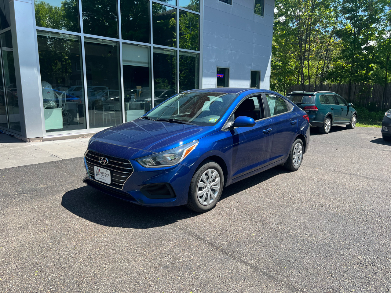 2022 Hyundai Accent SE's photo