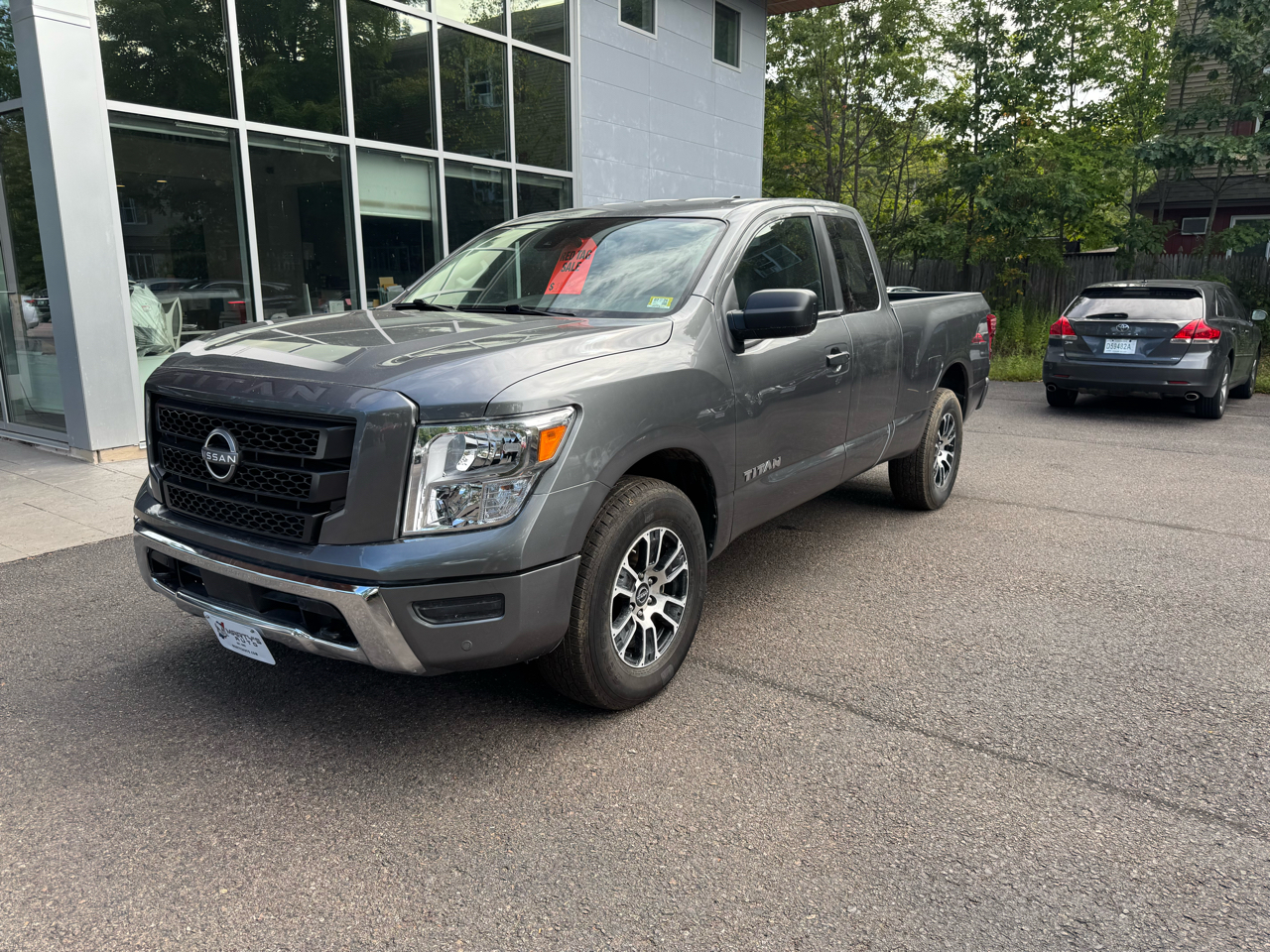 2024 Nissan Titan SV King Cab 4WD