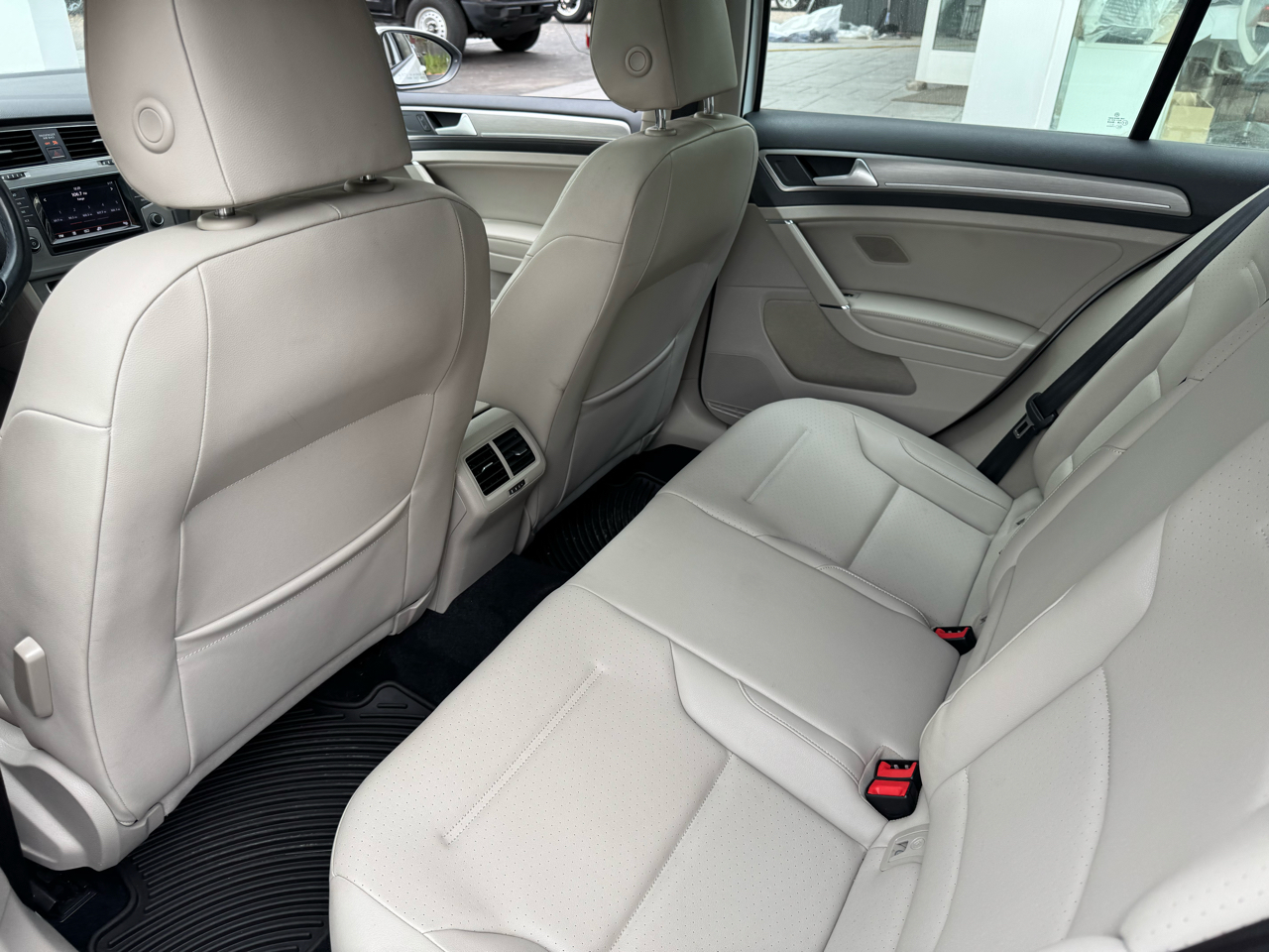 Volkswagen Golf SE 4D Hatchback 2015 Volkswagen Golf SE 4D Hatchback 2015