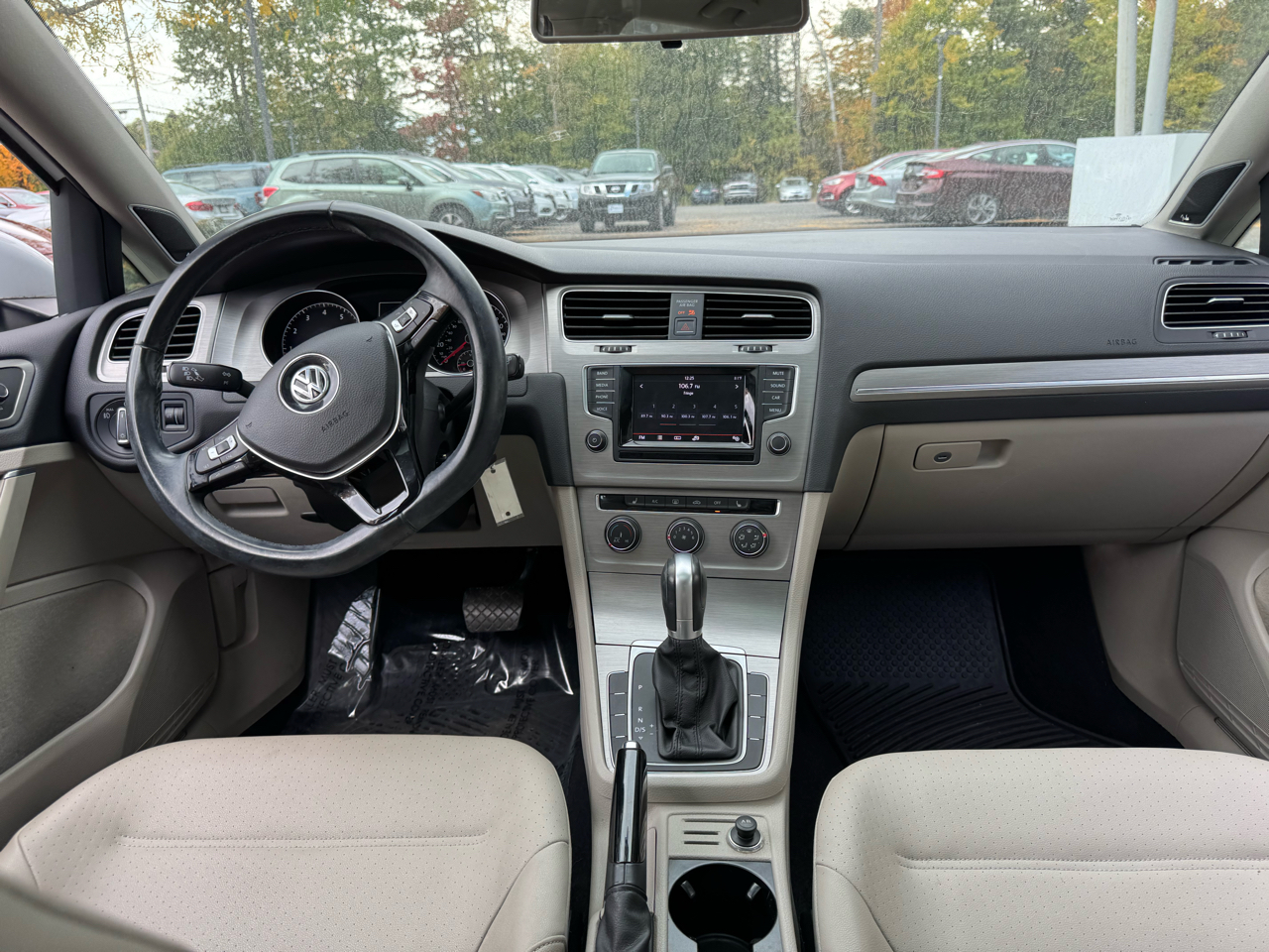 Volkswagen Golf SE 4D Hatchback 2015 Volkswagen Golf SE 4D Hatchback 2015