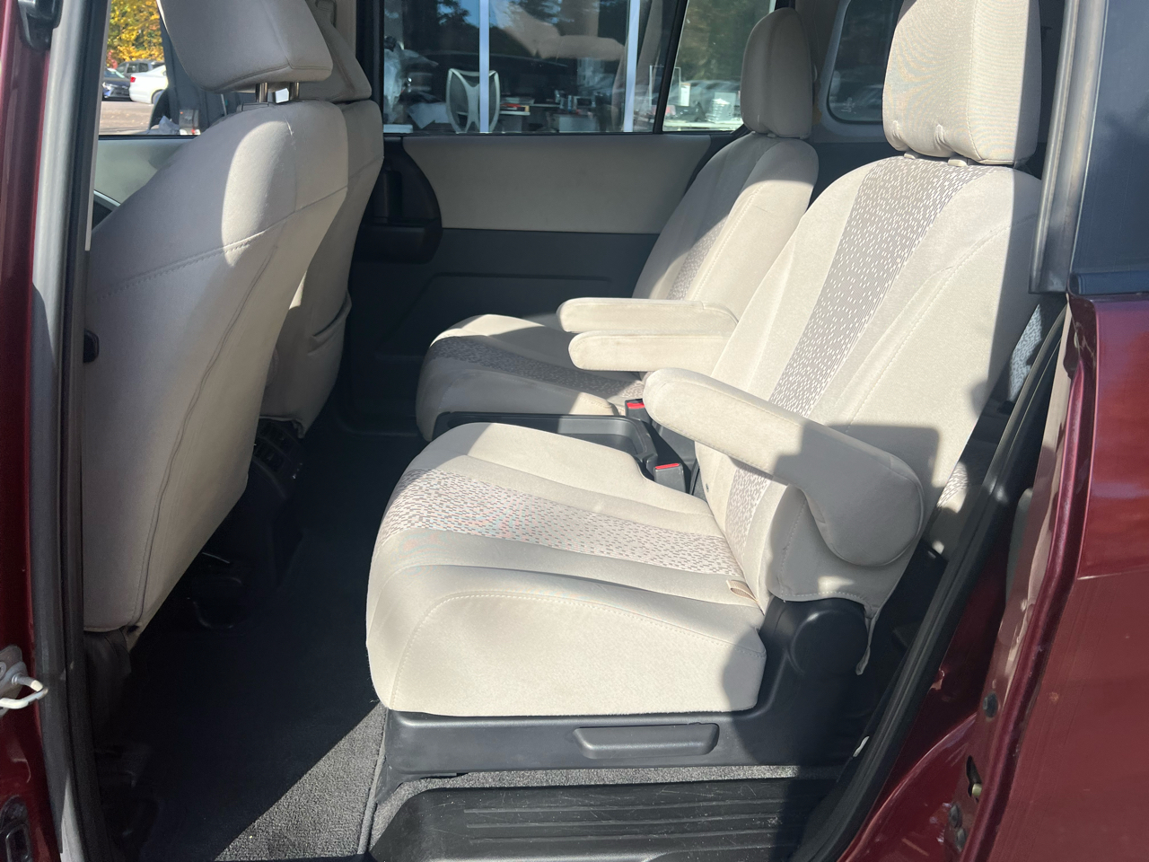 2012 Mazda Mazda5 Sport photo 3