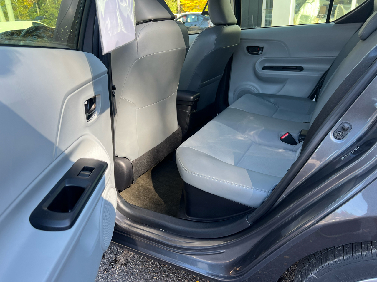 Toyota Prius c 4D Hatchback 2014 Toyota Prius c 4D Hatchback 2014