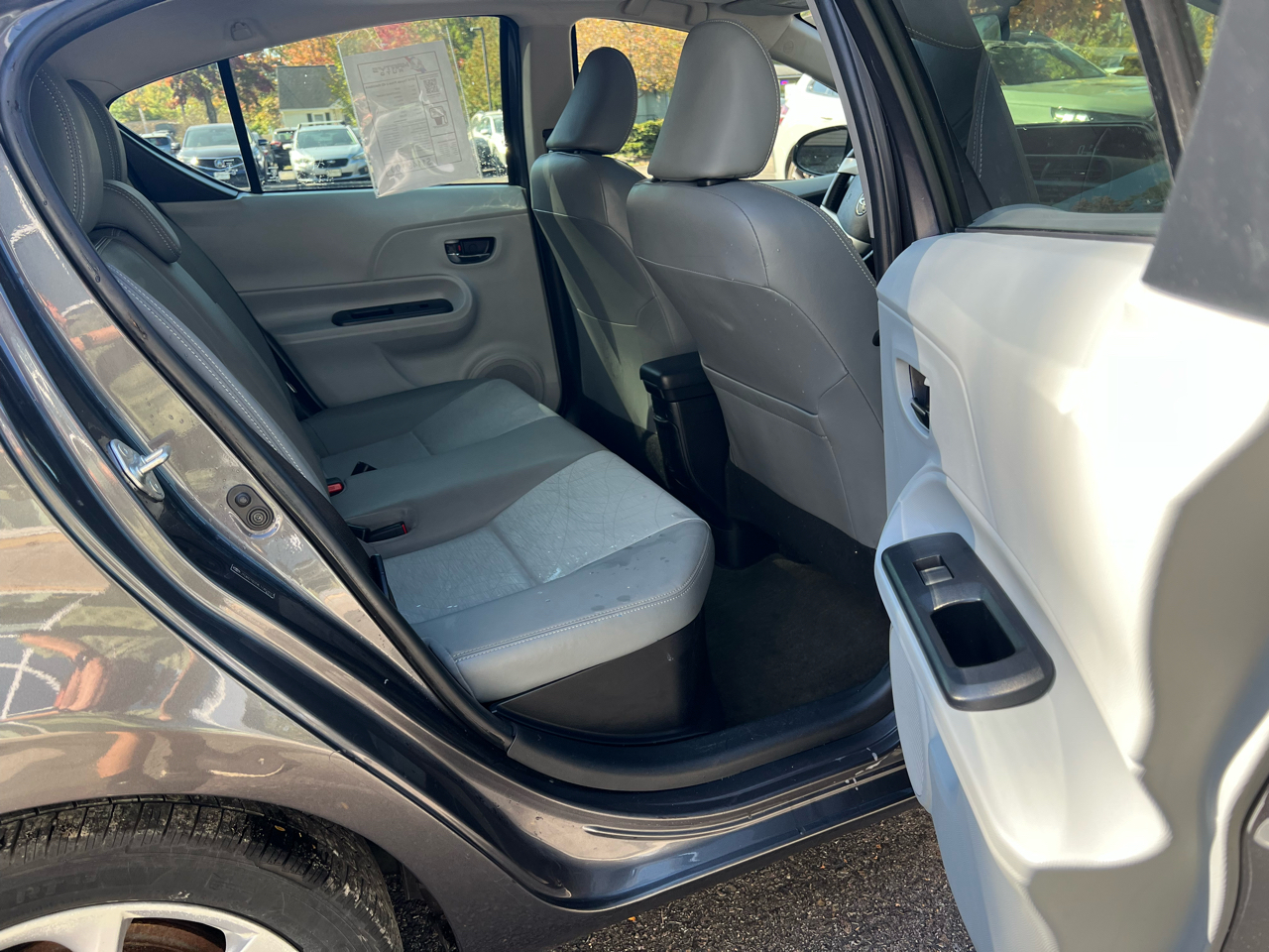 Toyota Prius c 4D Hatchback 2014 Toyota Prius c 4D Hatchback 2014