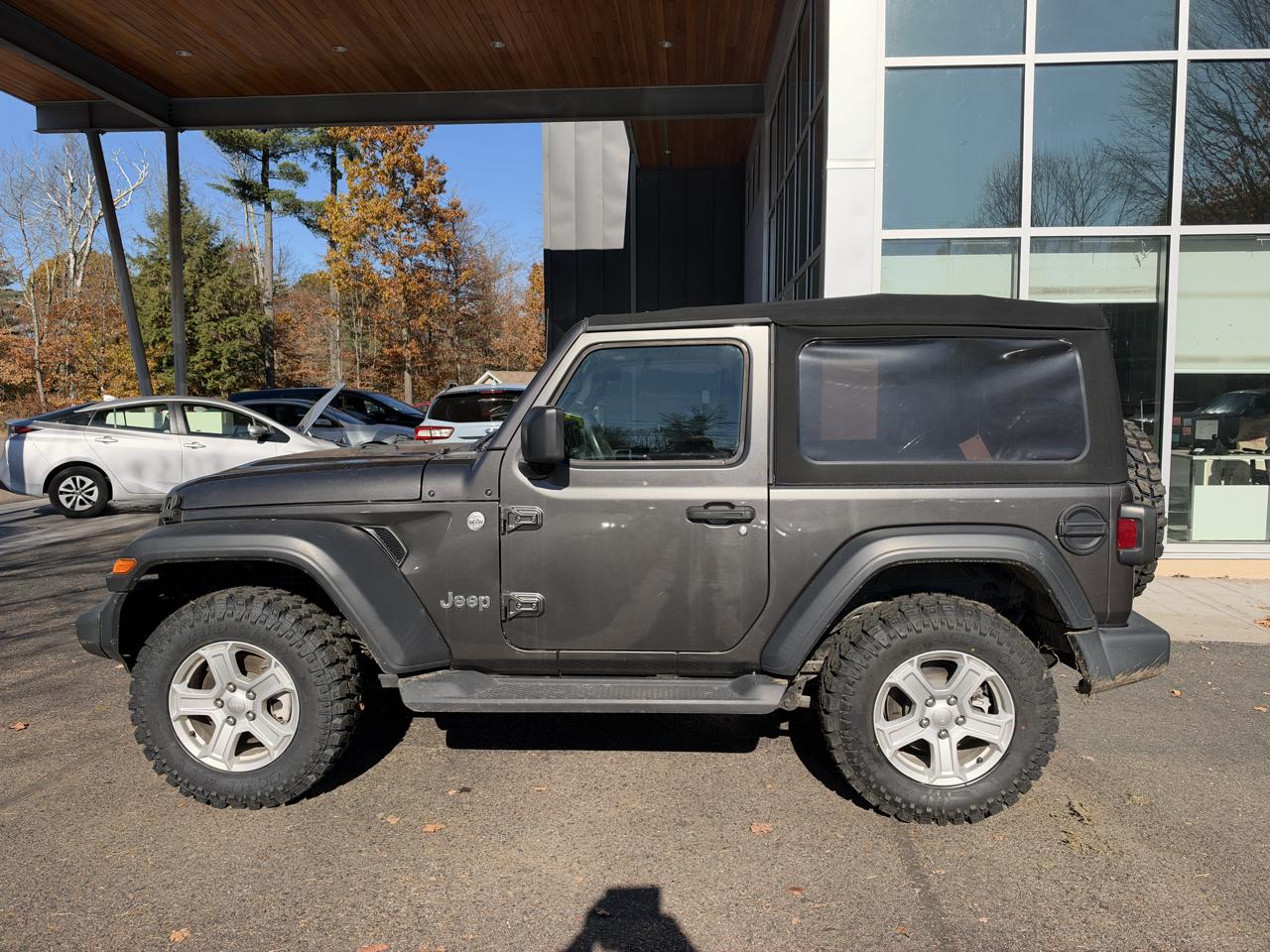 Jeep Wrangler Sport 2D SUV 4WD 2020