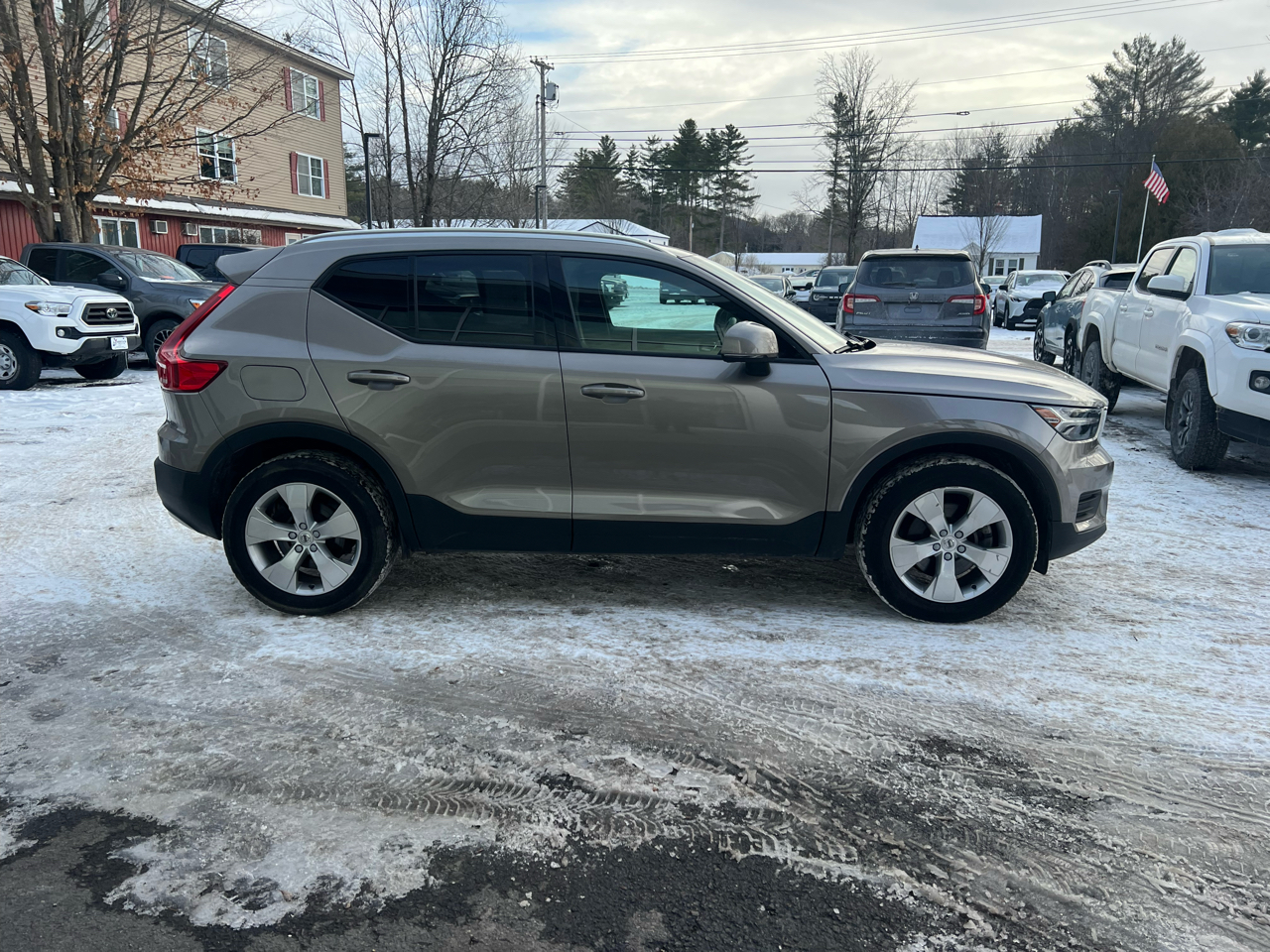 Volvo XC40 T5 - Momentum 4D SUV AWD 2022