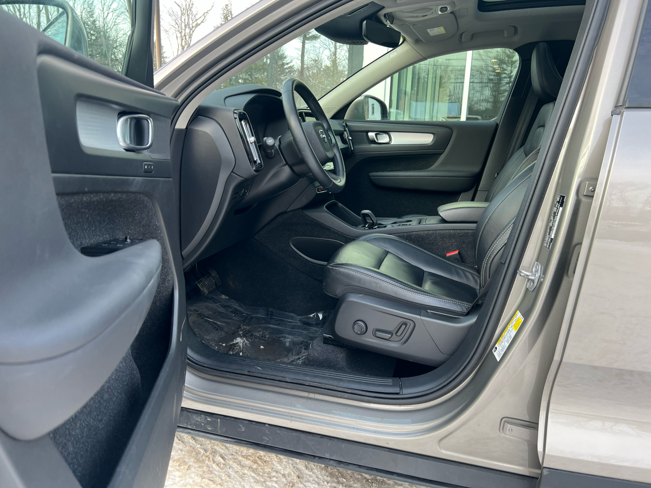 Volvo XC40 T5 - Momentum 4D SUV AWD 2022