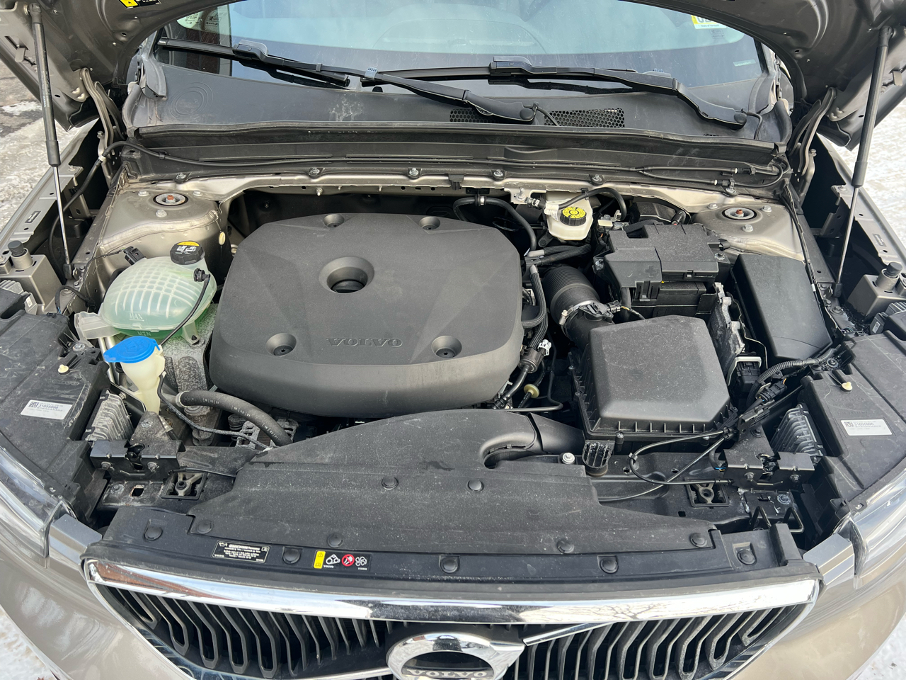 Volvo XC40 T5 - Momentum 4D SUV AWD 2022