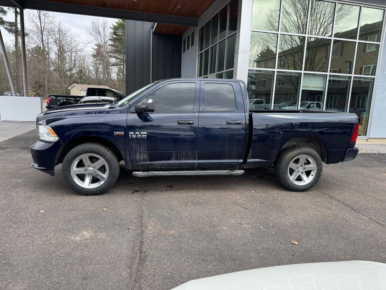 RAM 1500 Tradesman Quad Cab 4WD SWB 2018