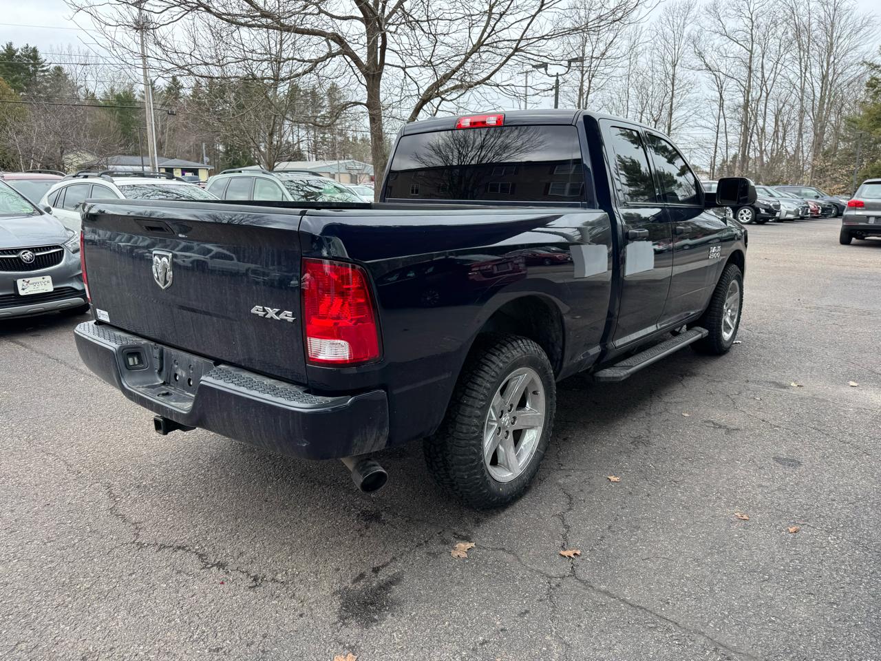 RAM 1500 Tradesman Quad Cab 4WD SWB 2018