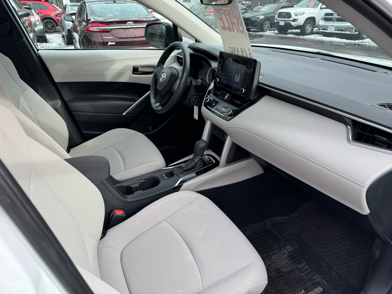 Toyota Corolla Cross L 4D SUV AWD 2022