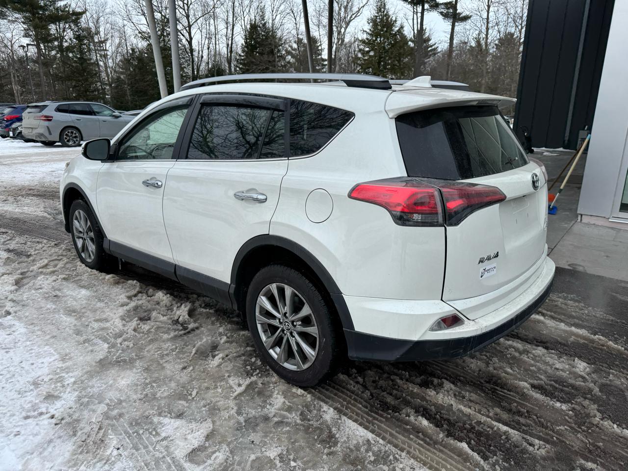 Toyota RAV4 Limited 4D SUV AWD 2018