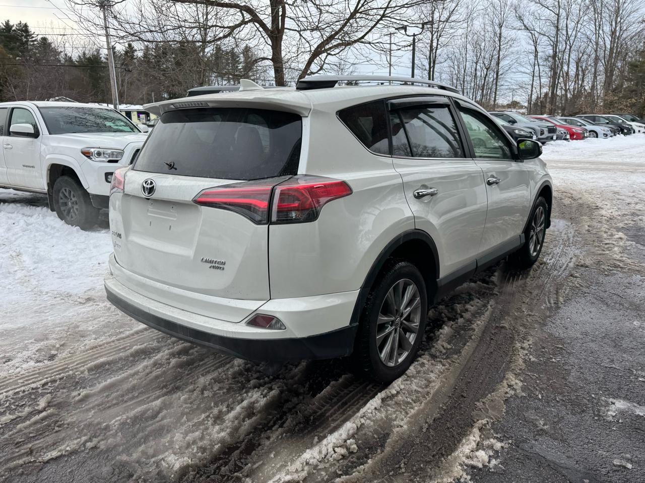 Toyota RAV4 Limited 4D SUV AWD 2018