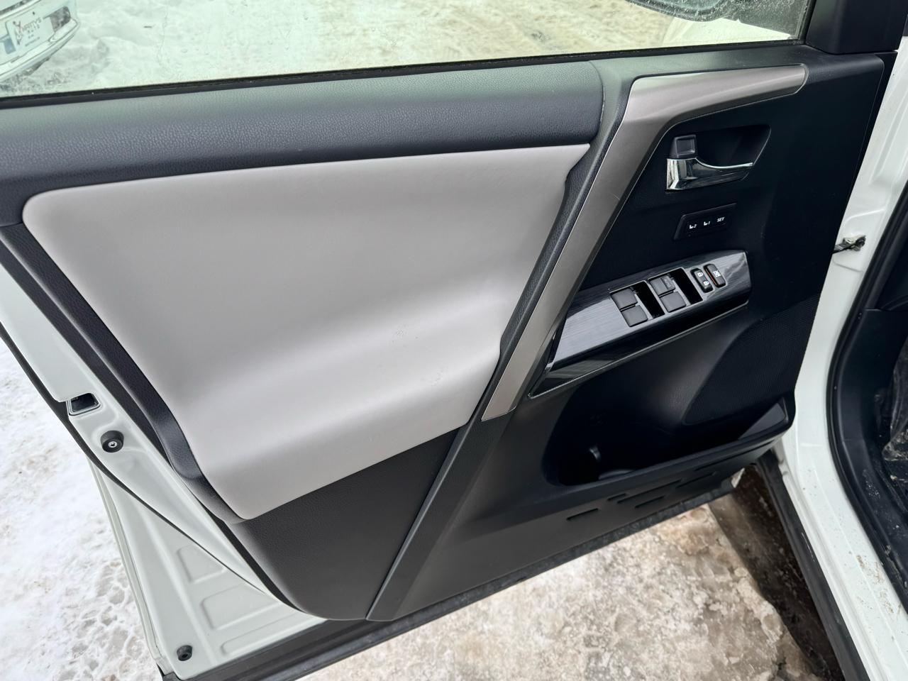 Toyota RAV4 Limited 4D SUV AWD 2018