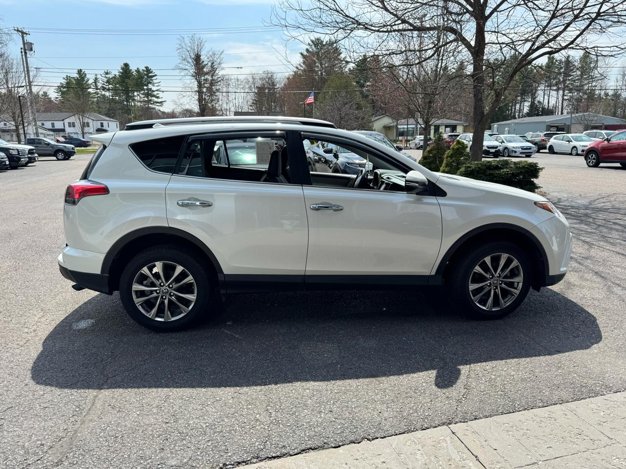 Toyota RAV4 Limited 4D SUV AWD 2018
