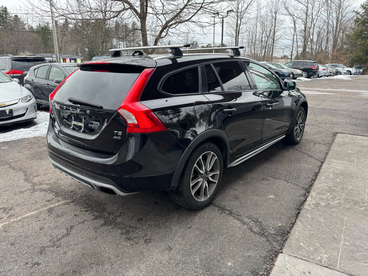 Volvo V60 T5 Cross Country 4D Wagon AWD 2016