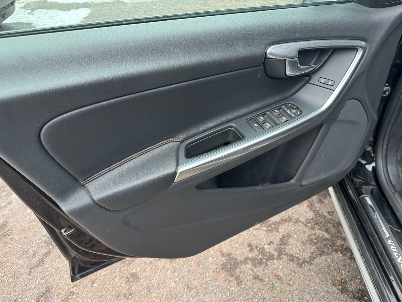 Volvo V60 T5 Cross Country 4D Wagon AWD 2016